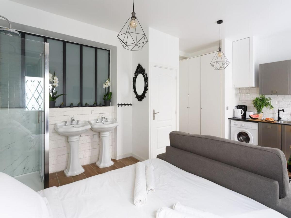 Appartement Super Location Meets Charming Studio -ecole Militaries Champ De Mars - 7th Arrondisment *